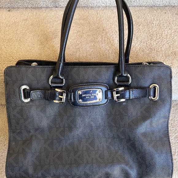 Michael Korrs purse - Picture 1 of 8